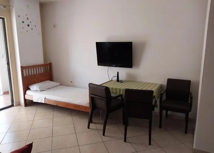 Home Sweet Home 3 - Guest House